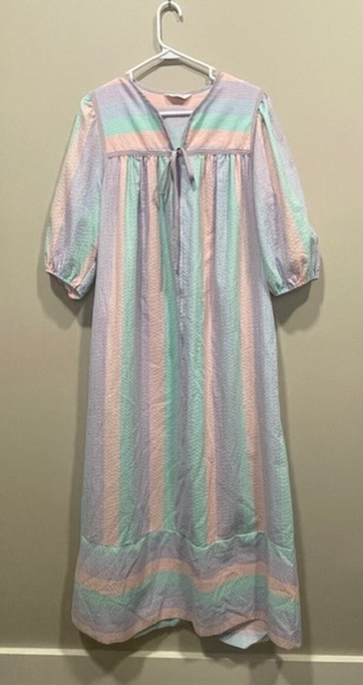 Vintage Pastel Stripe Nightgown Sleeping Shirt Bow Detail Women's Sz Med